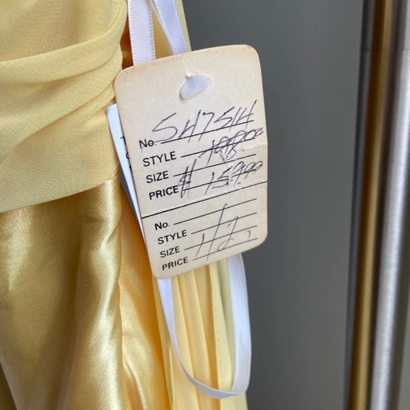 Prom dress - Picture 4 of 7